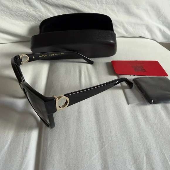 Brand New Salvatore Ferragamo Sunglasses - Picture 6 of 8